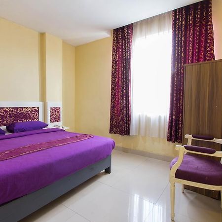 Wijaya Imperial Hotel Baturetno Экстерьер фото